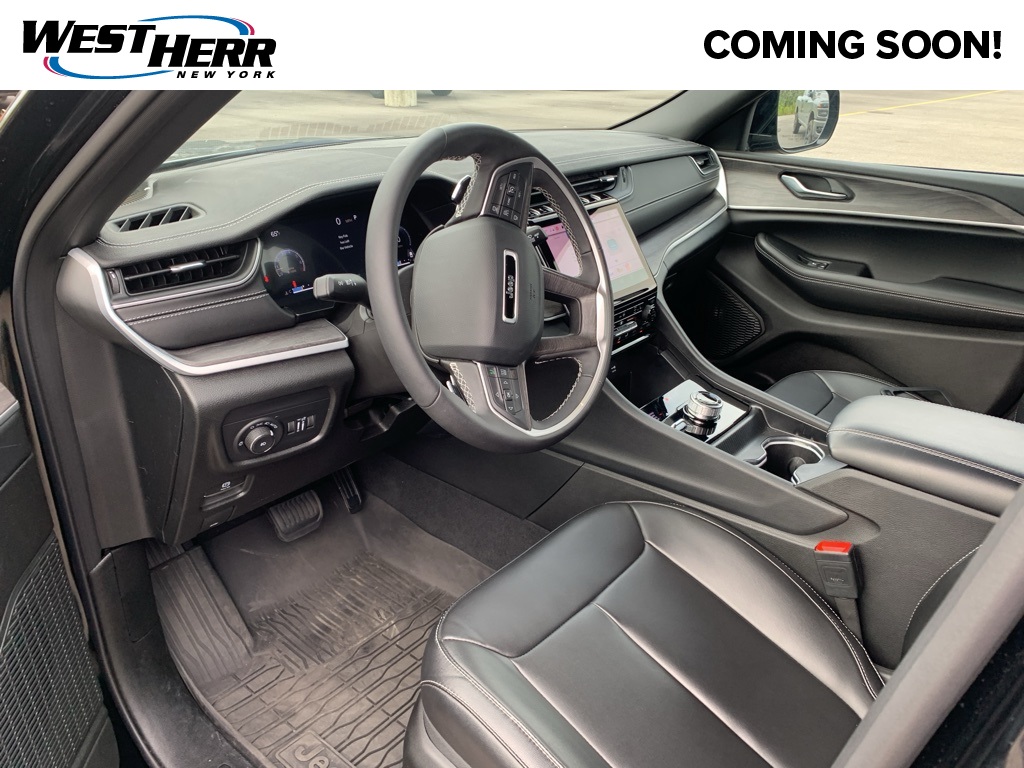 2025 Jeep Grand Cherokee Limited photo 4