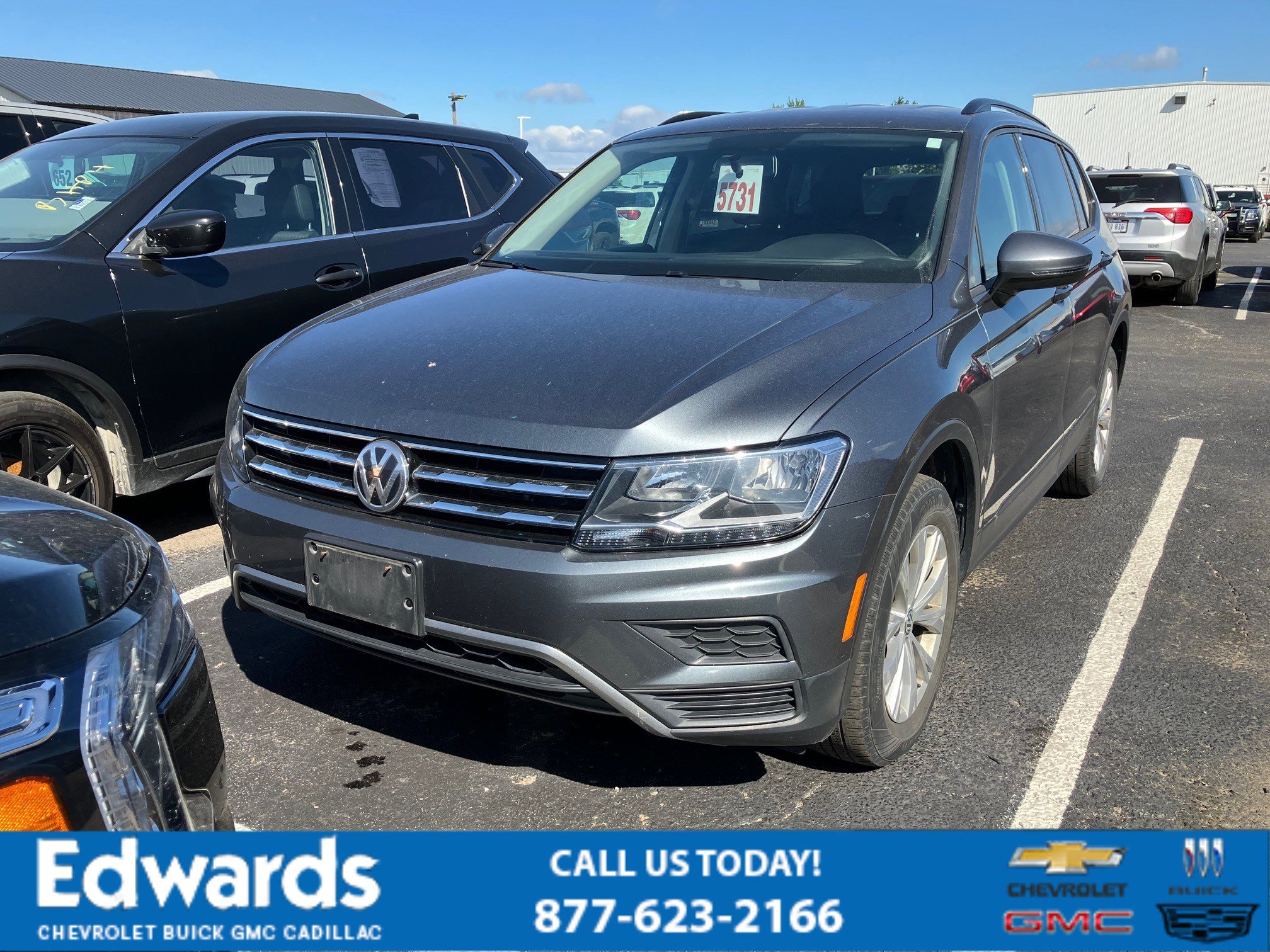 2019 Volkswagen Tiguan S photo 2