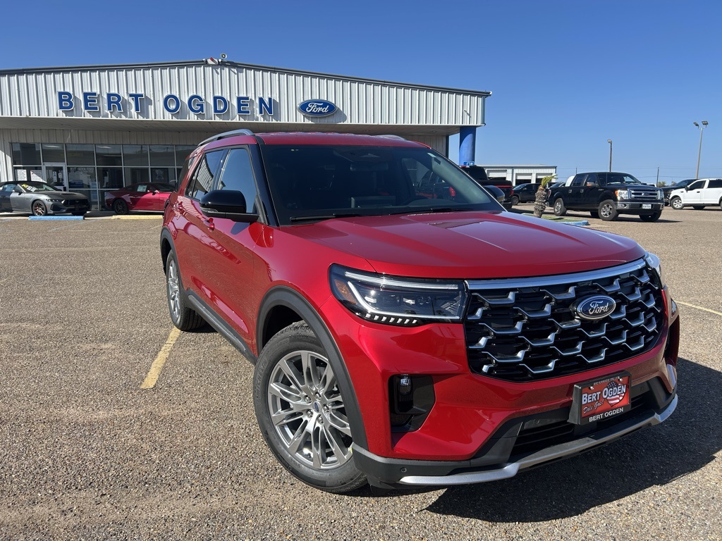2026 Ford Explorer Platinum's photo