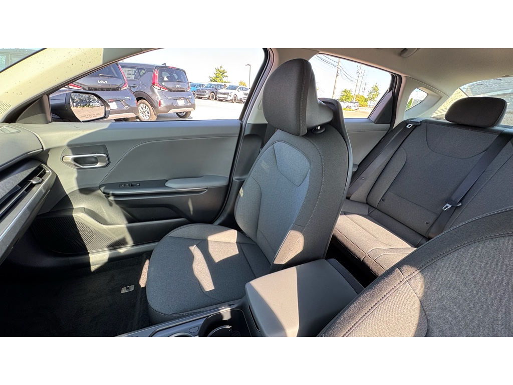 2025 Kia K4 LXS photo 6