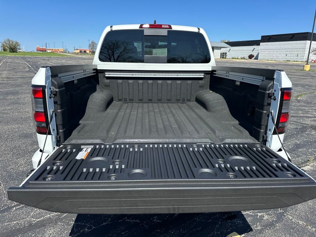 2025 Nissan Frontier SV photo 30