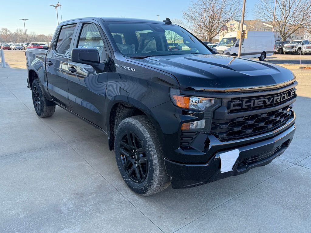 2026 Chevrolet Silverado 1500 Custom's photo