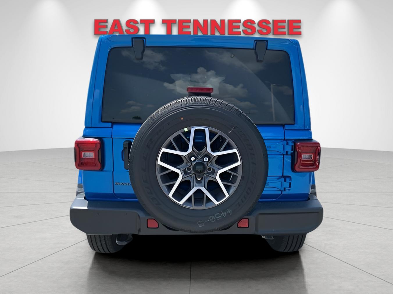 2025 Jeep Wrangler Sahara photo 2