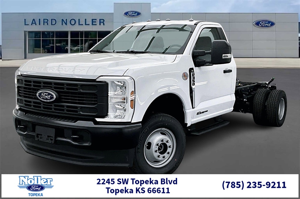 2025 Ford F-350 Super Duty Chassis Cab XL's photo