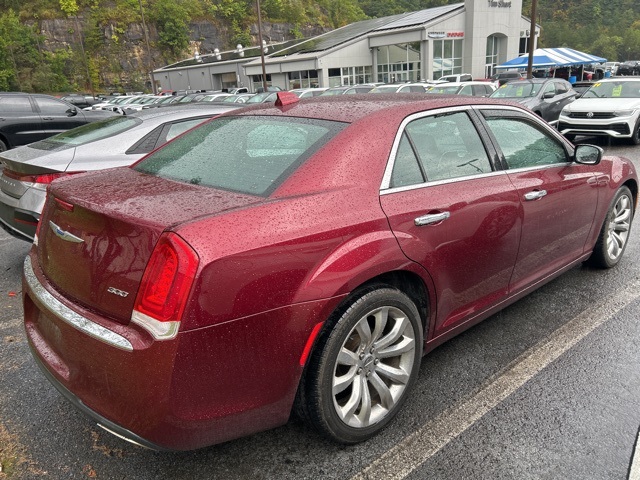 2019 Chrysler 300 Limited photo 2