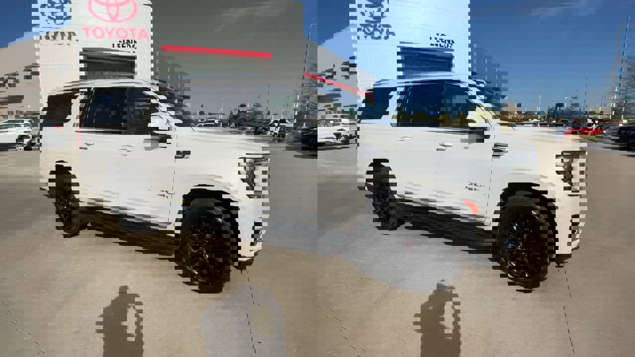 Used 2021 GMC Yukon XL Denali with VIN 1GKS2JKL0MR298779 for sale in Kansas City