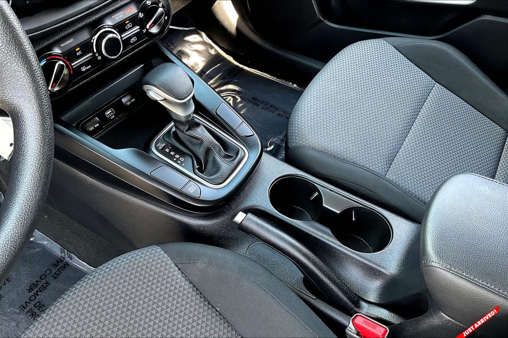 2023 Kia Soul LX photo 13
