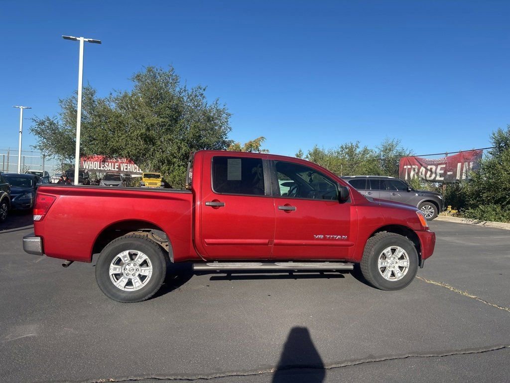 2013 Nissan Titan SV photo 3
