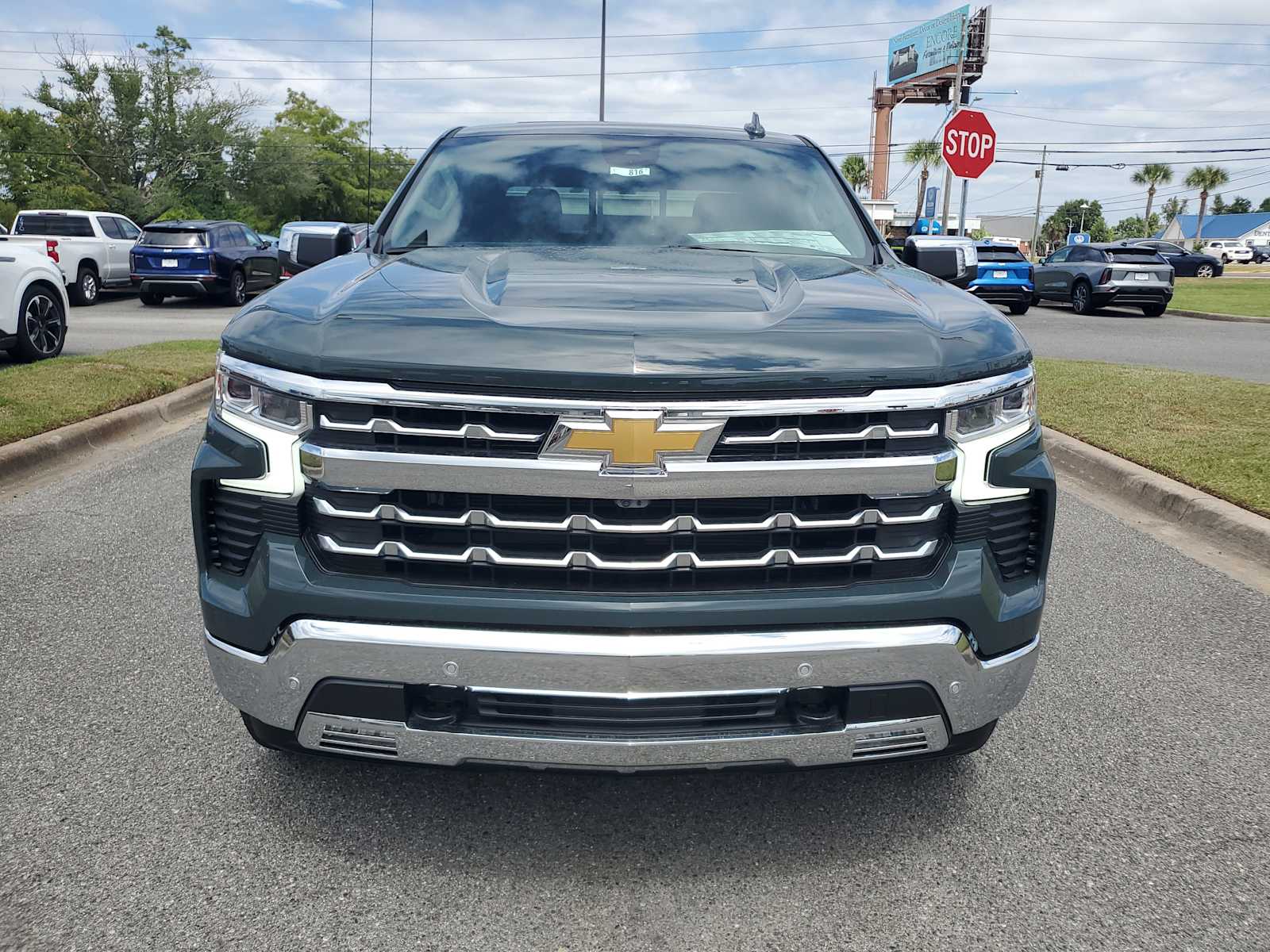 2025 Chevrolet Silverado 1500 LTZ photo 9