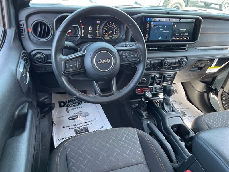 2024 Jeep Gladiator Mojave photo 7