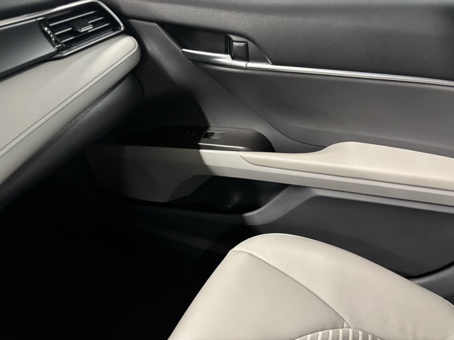 2024 Toyota Camry Hybrid SE photo 13