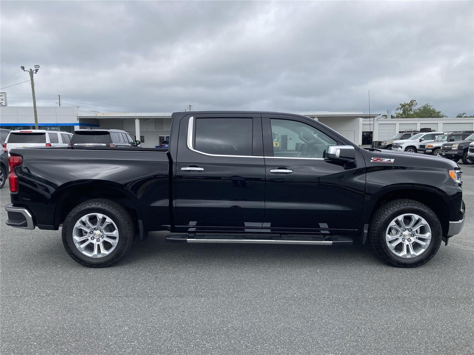 2026 Chevrolet Silverado 1500 LTZ photo 4