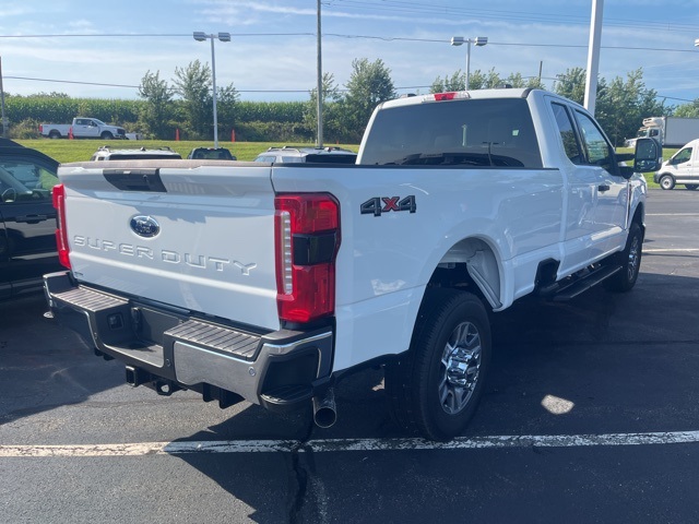 2025 Ford F-350 photo 5