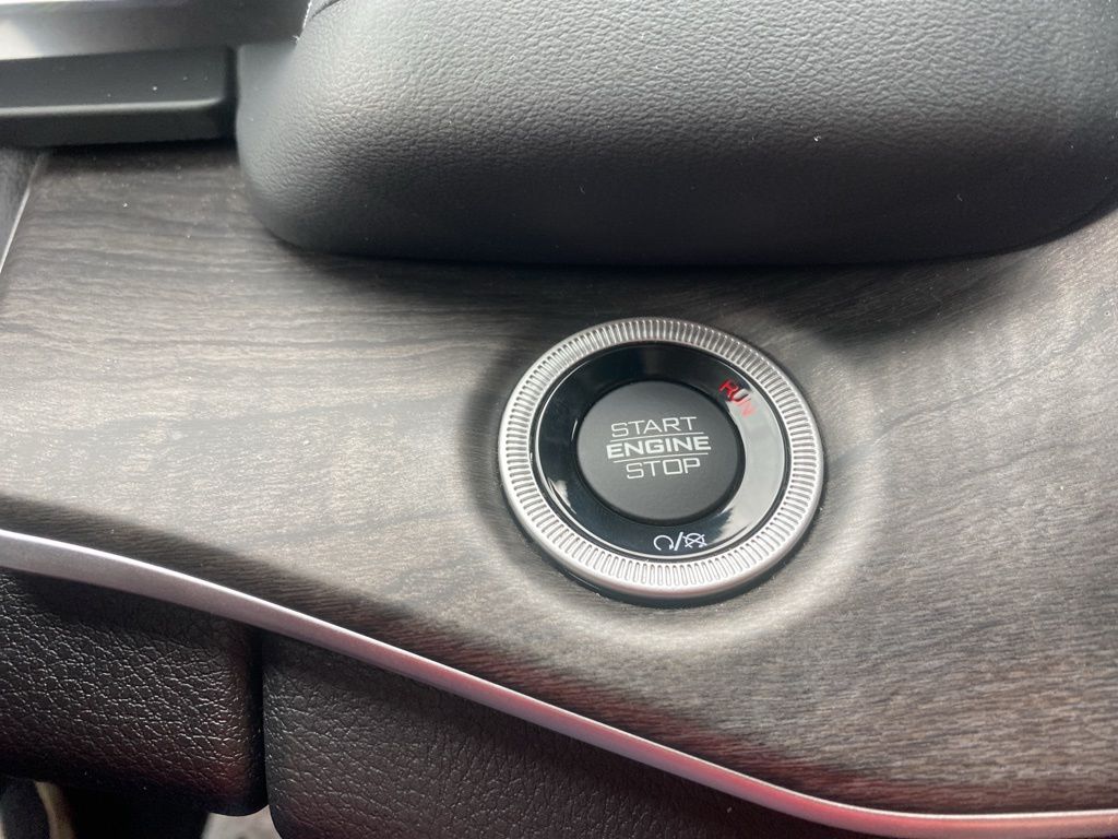 2023 Jeep Cherokee Base photo 21