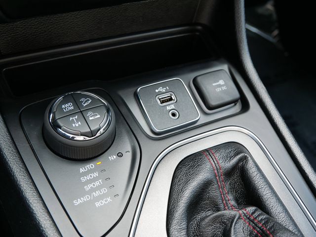 2019 Jeep Cherokee Trailhawk photo 18