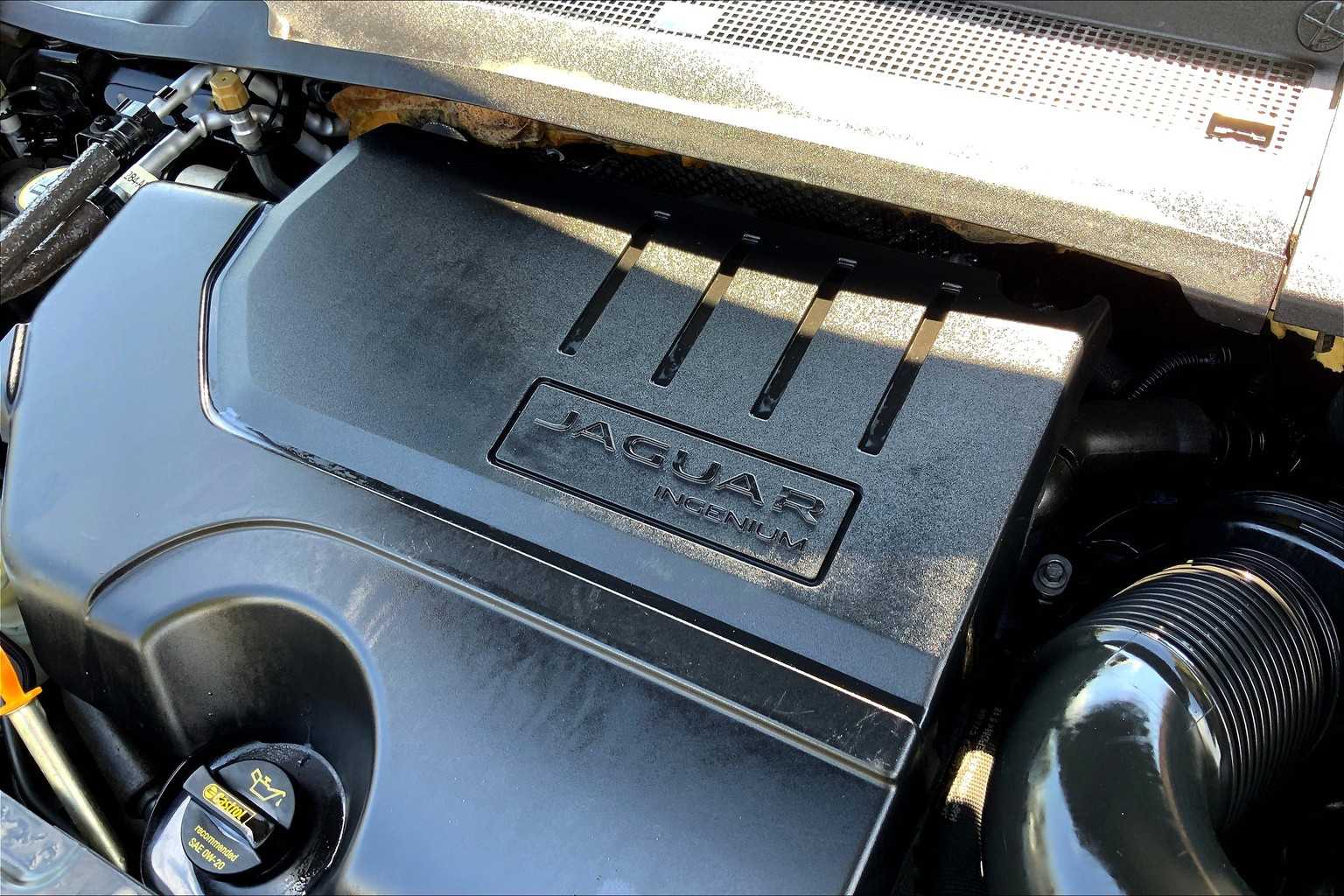 2018 Jaguar E-PACE SE photo 31