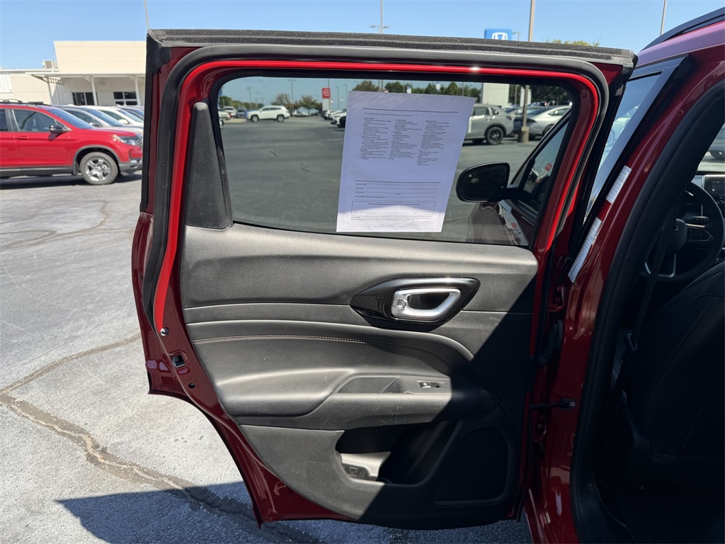 2023 Jeep Compass Limited Red Edition photo 11