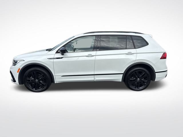 2022 Volkswagen Tiguan SE R-Line Black photo 4