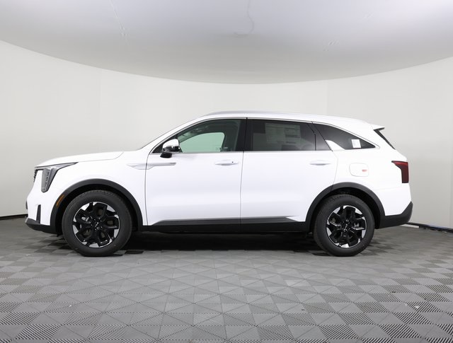 2025 Kia Sorento S photo 6