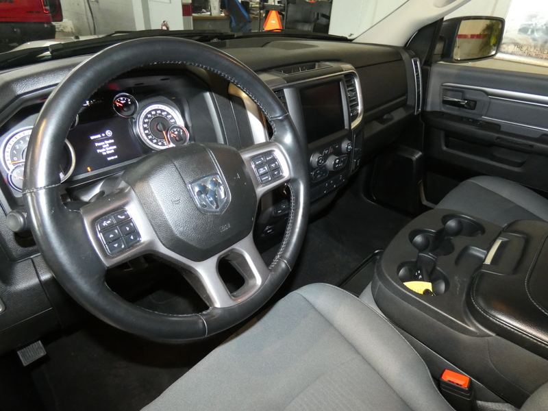 2022 Ram 1500 Classic SLT photo 5