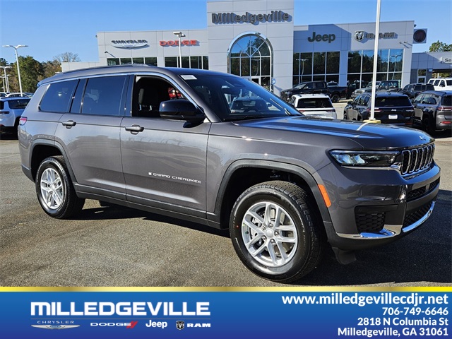 2025 Jeep Grand Cherokee L Laredo's photo