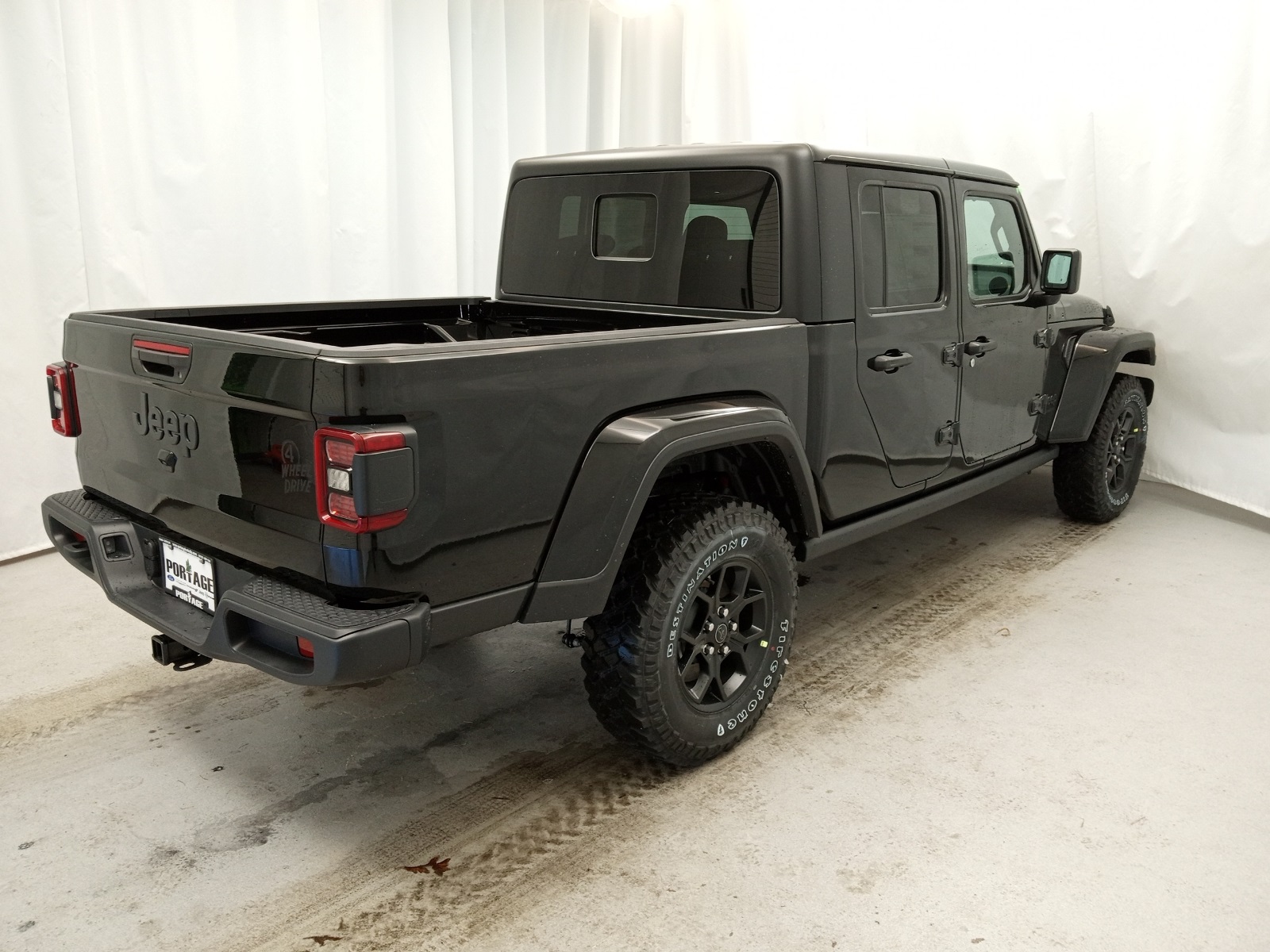 2025 Jeep Gladiator Willys photo 2