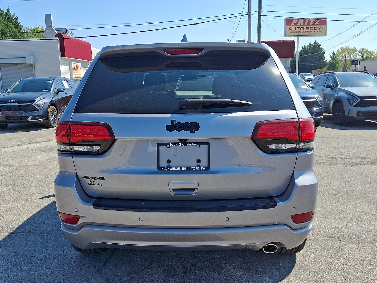 2017 Jeep Grand Cherokee Altitude photo 5