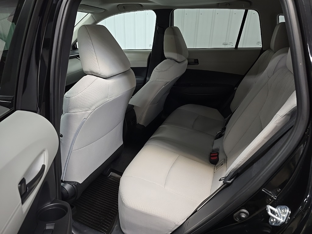 2022 Toyota Corolla Cross LE photo 29