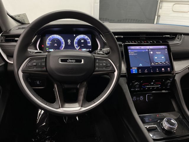 2023 Jeep Grand Cherokee Limited photo 4