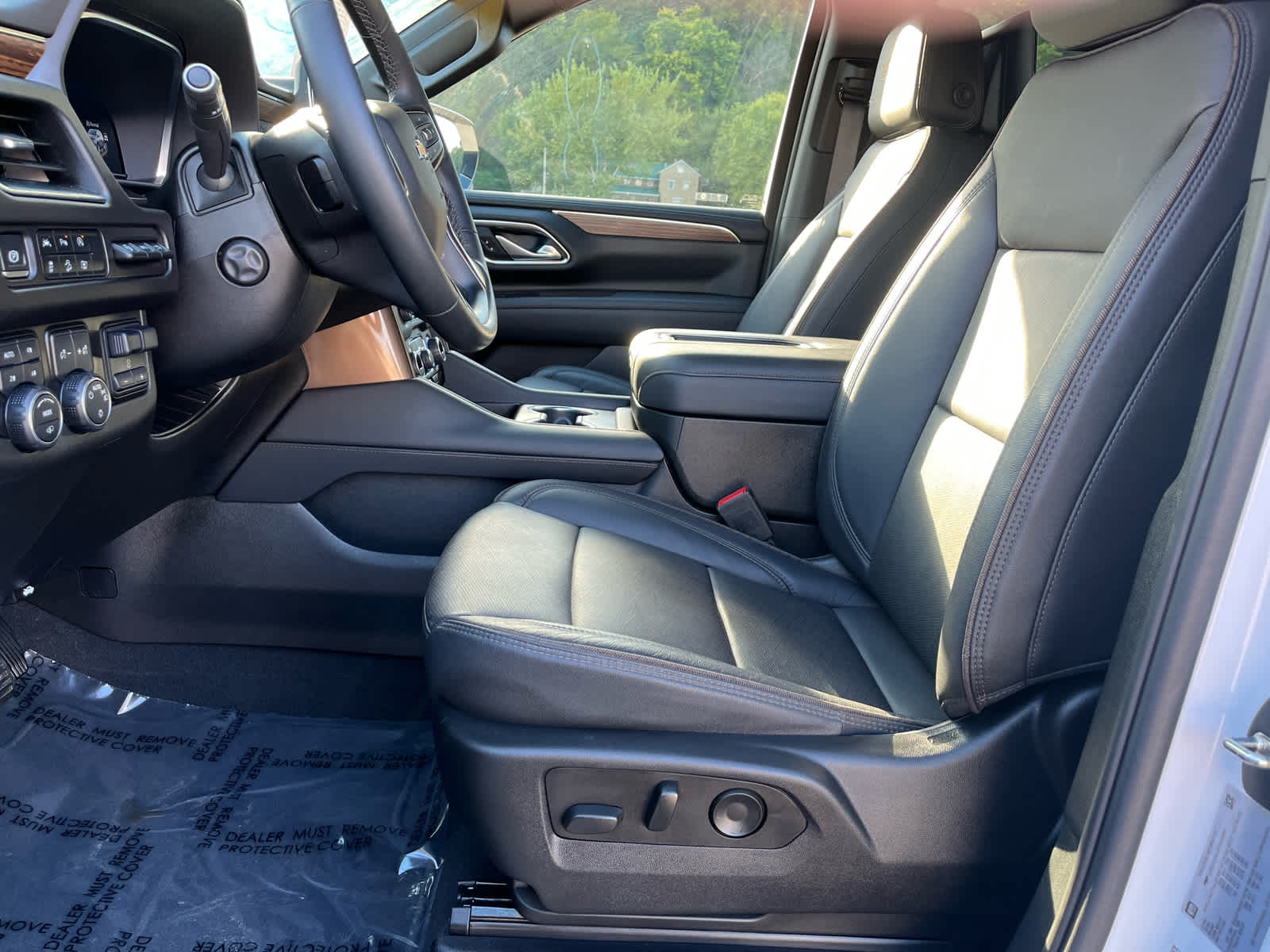 2023 Chevrolet Suburban High Country photo 21