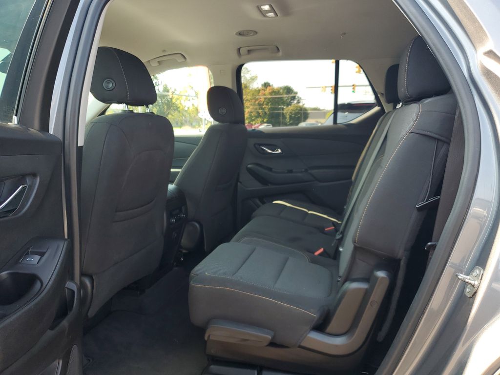 2020 Chevrolet Traverse LS photo 23