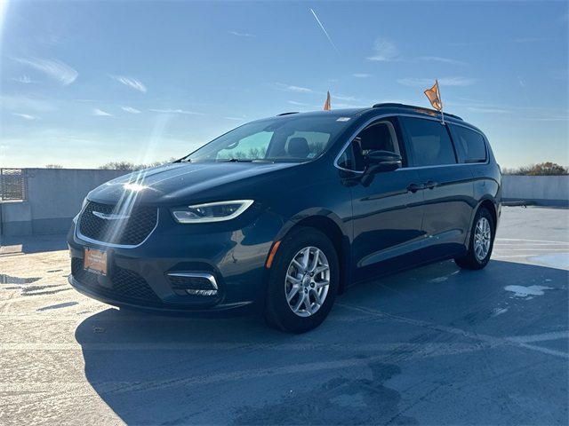 2022 Chrysler Pacifica Touring L photo 4