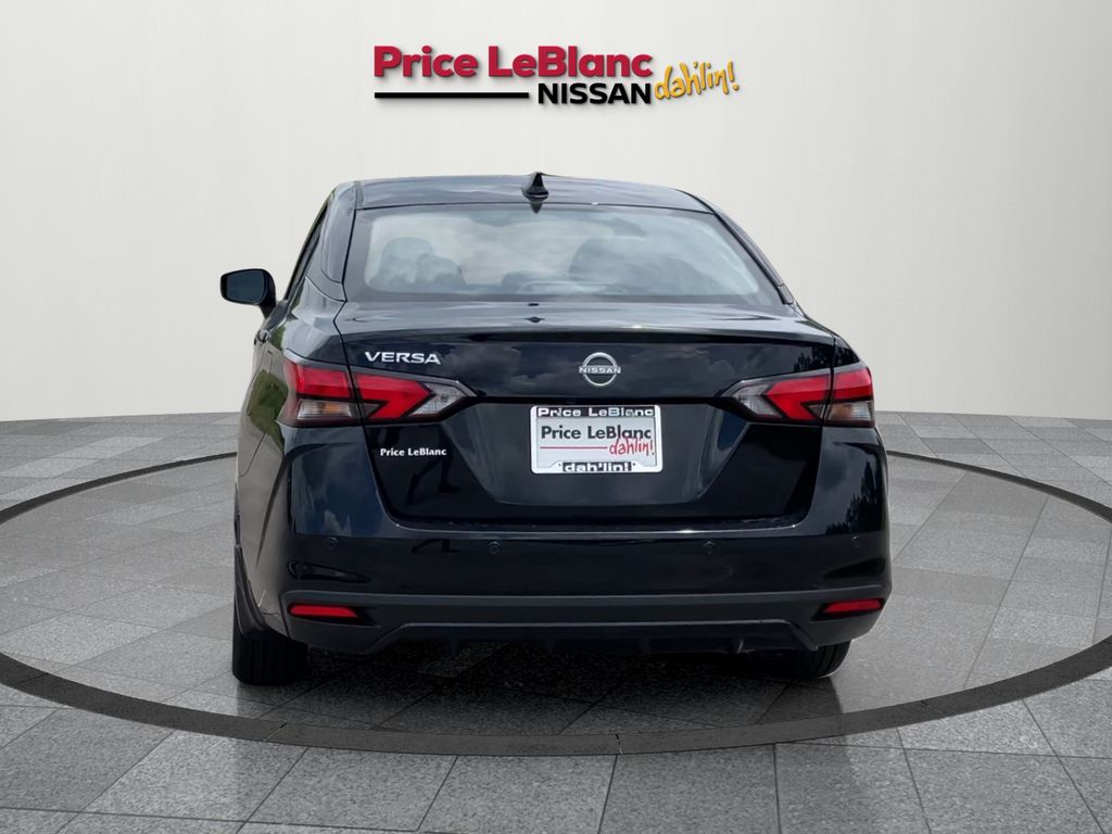 2025 Nissan Versa SV photo 6
