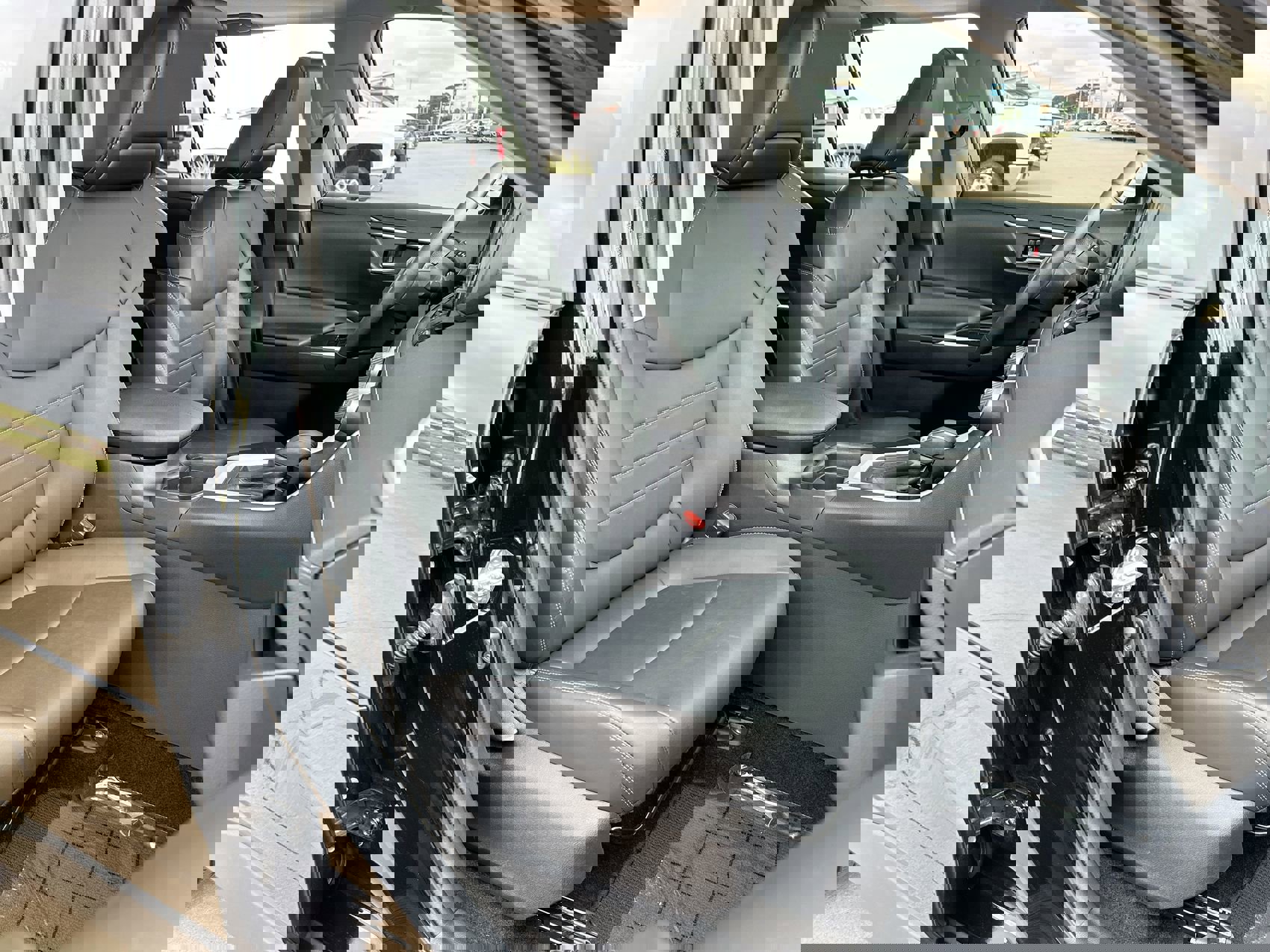 2021 Toyota RAV4 XLE Premium photo 20