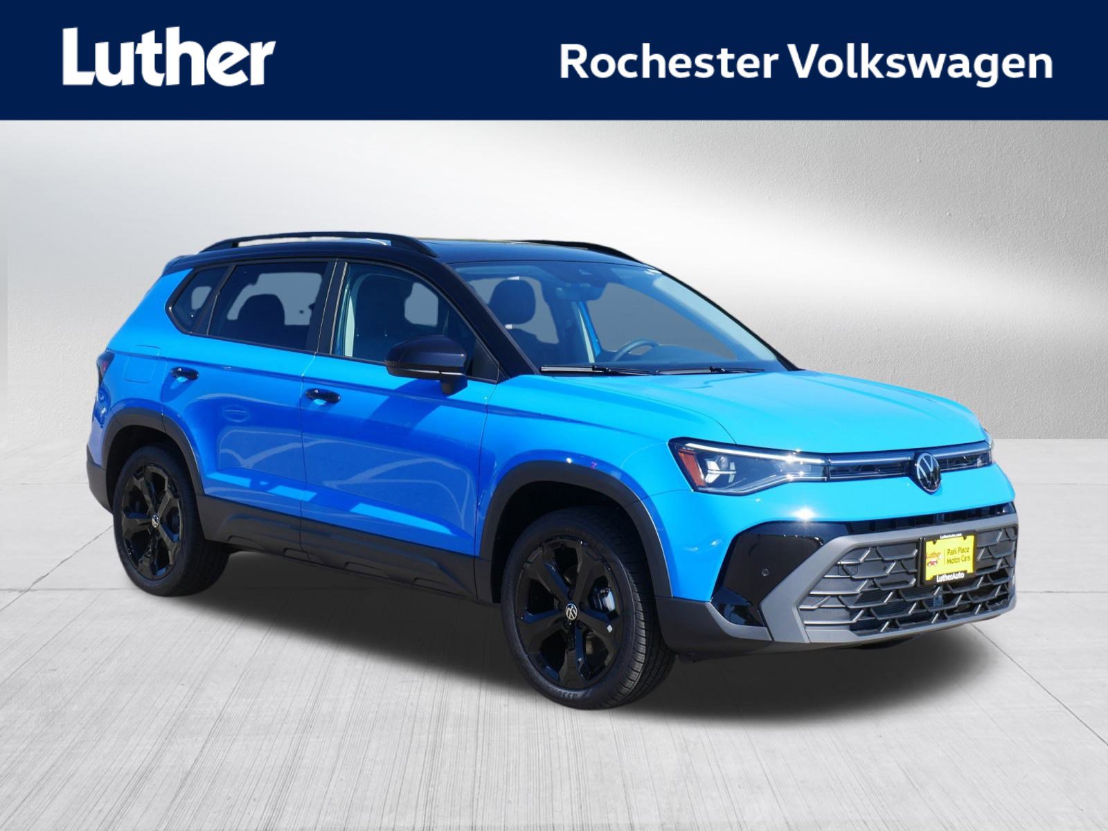 2025 Volkswagen Taos SE Black's photo