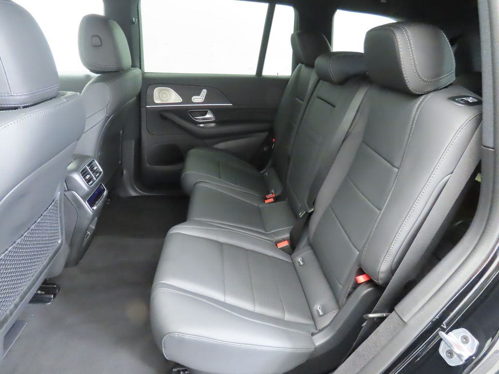 2025 Mercedes Benz GLS 450 4MATIC photo 21