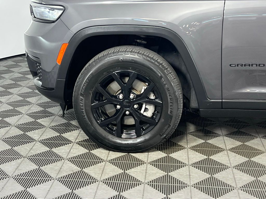 2024 Jeep Grand Cherokee Altitude photo 4