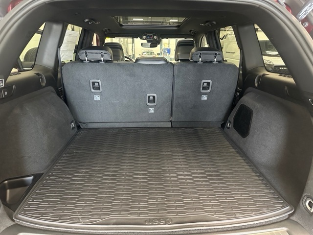 2025 Jeep Grand Cherokee Summit photo 21