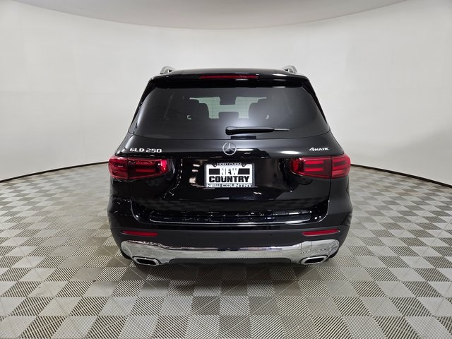 2025 Mercedes Benz GLB 250 photo 3