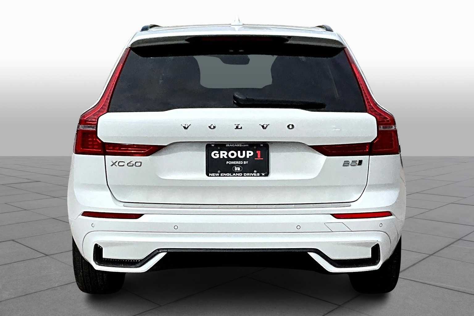 2023 Volvo XC60 Plus photo 4