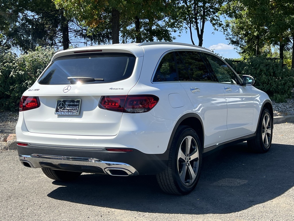 2022 Mercedes Benz GLC 300 4MATIC photo 2