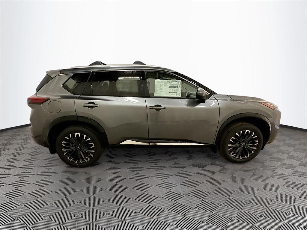2025 Nissan Rogue Platinum photo 5