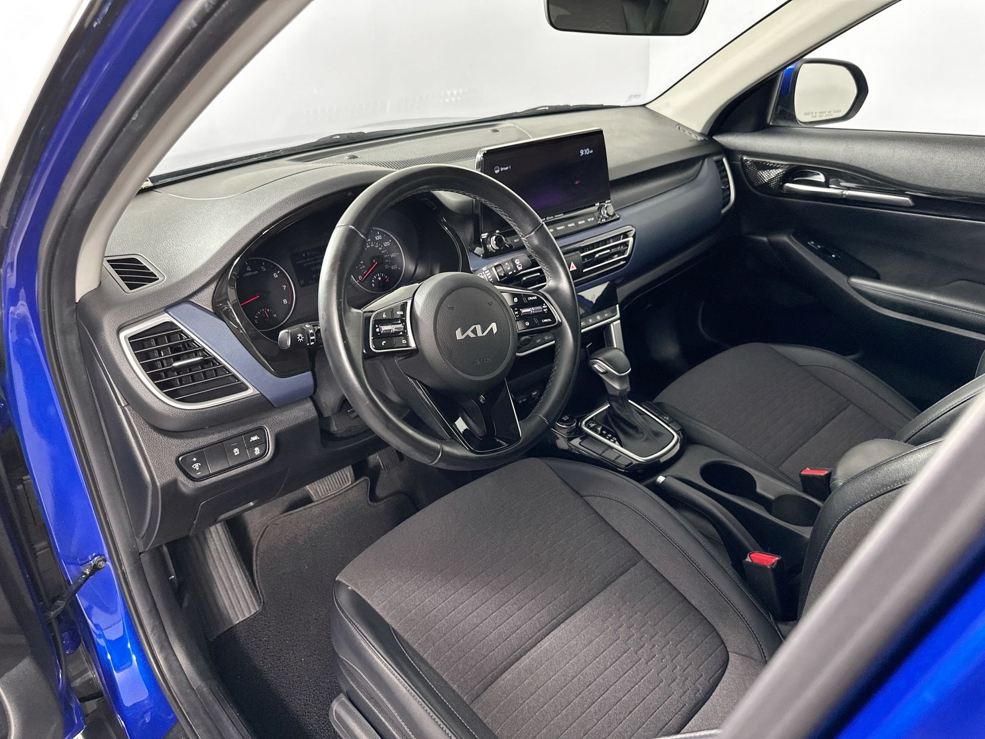 2022 Kia Seltos S photo 9