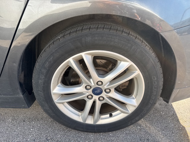 2018 Ford Fusion SE photo 13