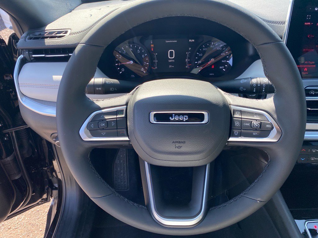 2025 Jeep Compass Limited photo 4