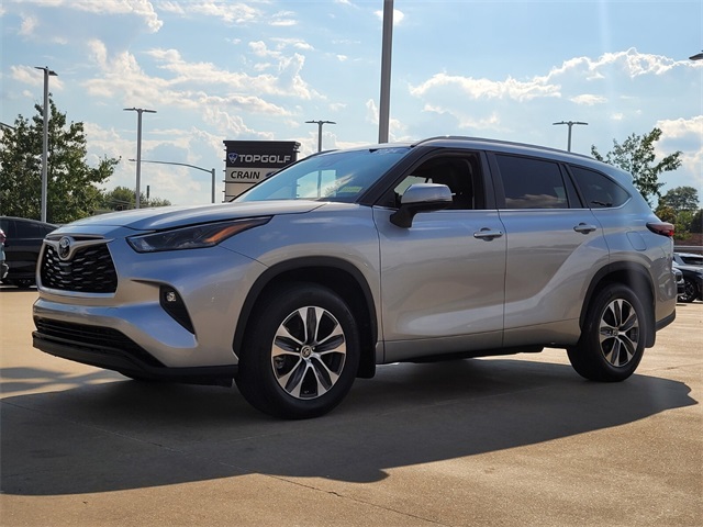 2024 Toyota Highlander XLE photo 4