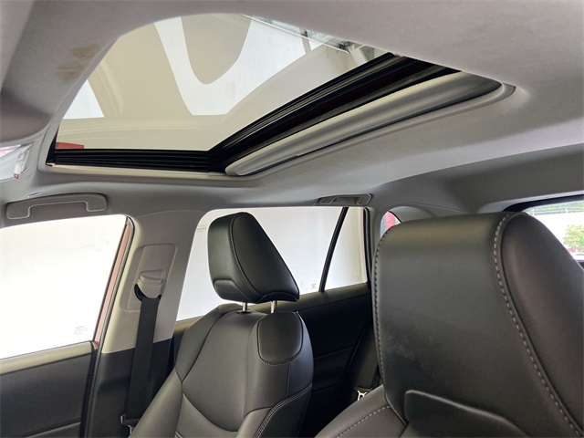 2023 Toyota RAV4 XLE Premium photo 31