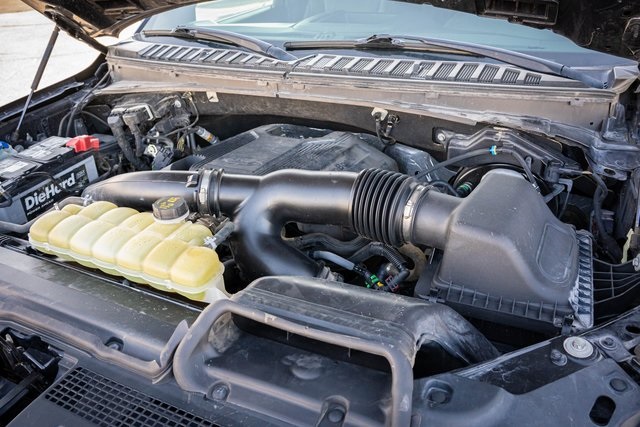 2019 Ford Expedition XLT photo 36