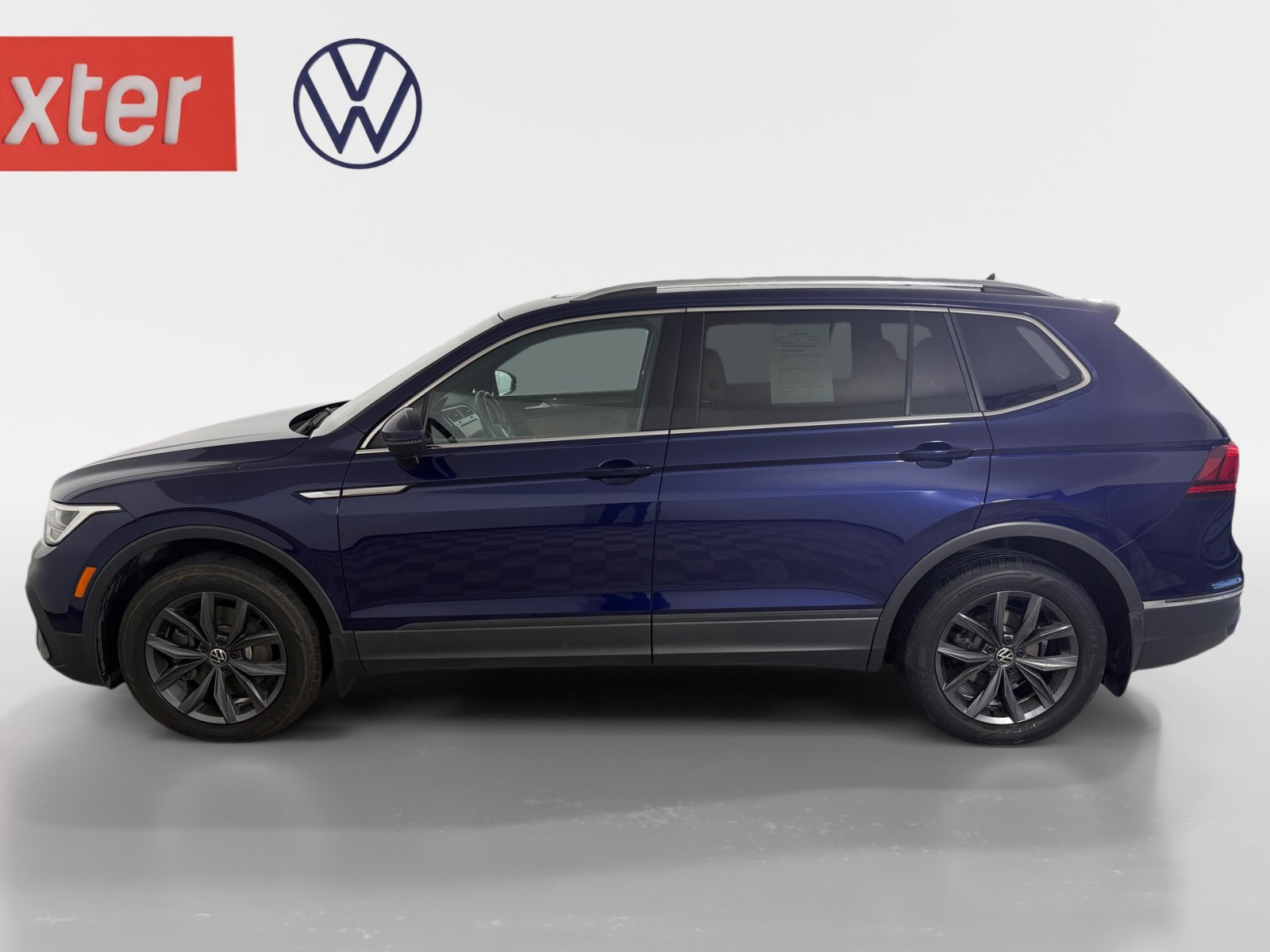 2022 Volkswagen Tiguan SE photo 3