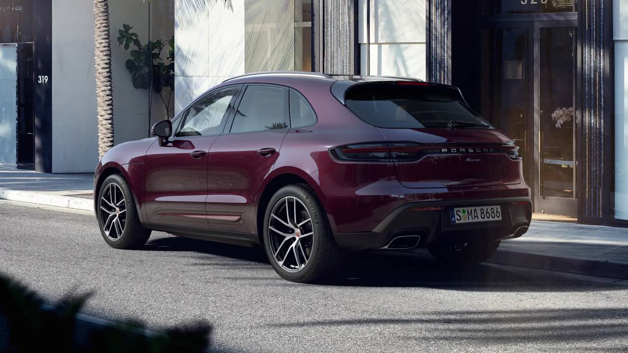2025 Porsche Macan T photo 3